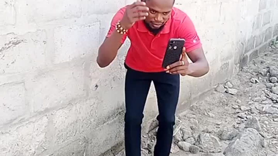 ⁣See How I Dey Control Monkey 🐒
