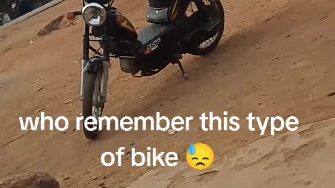 ⁣Old bike