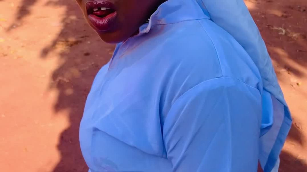 Guess what she saw 😂😂😂🫵