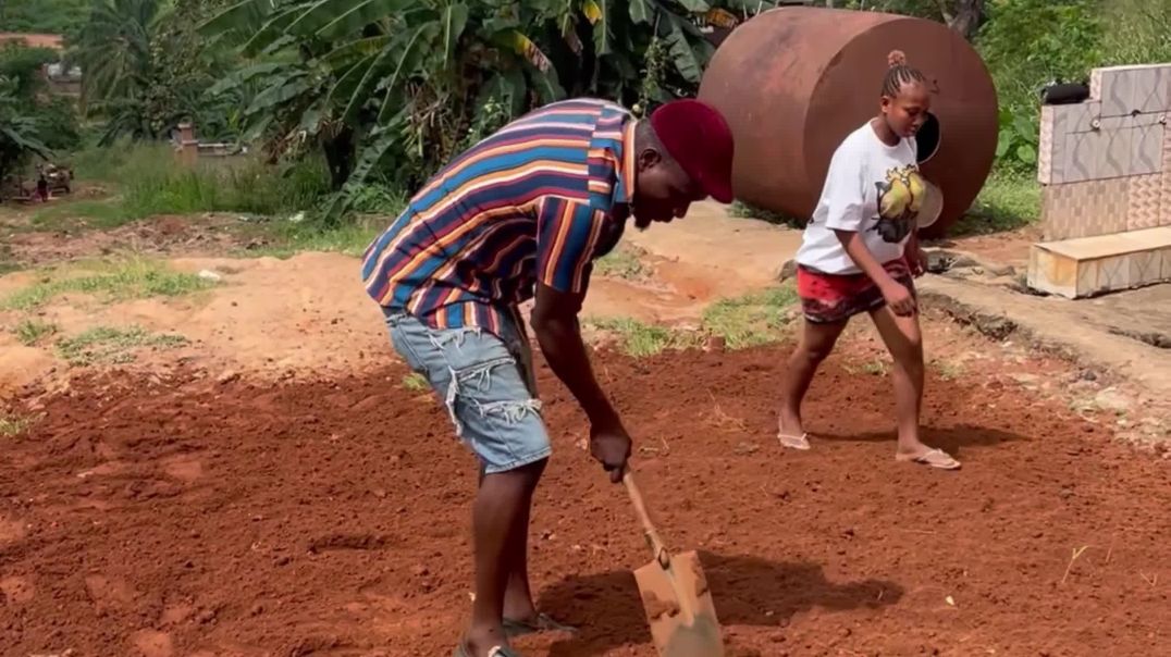 ⁣⁣Waiting dey woman body self