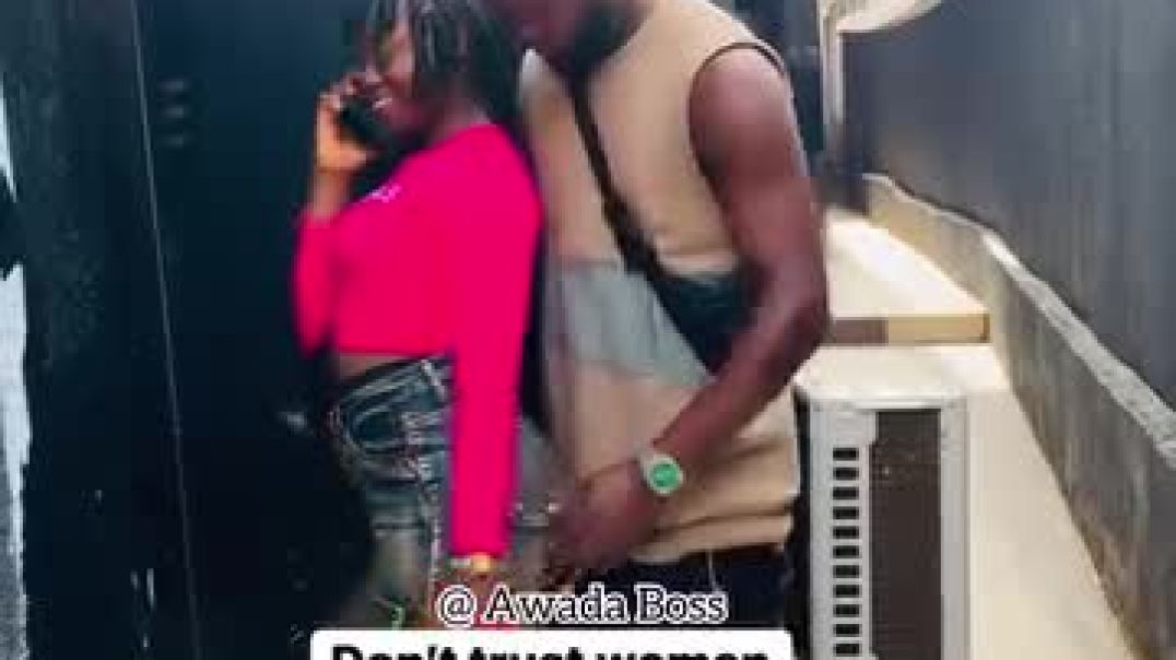 ⁣Girls must fall for money 🔥😂