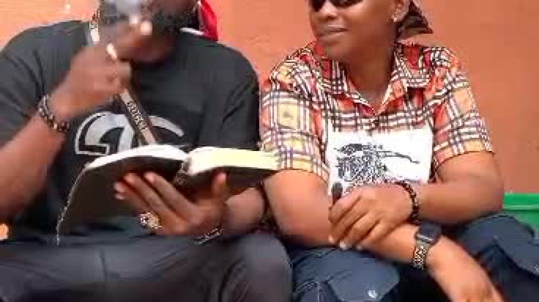 What is going on here😂🫵