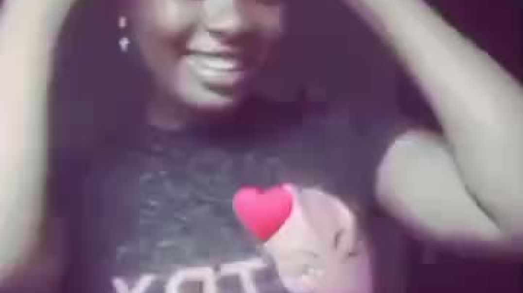 ⁣Happy Sunday from my sibling