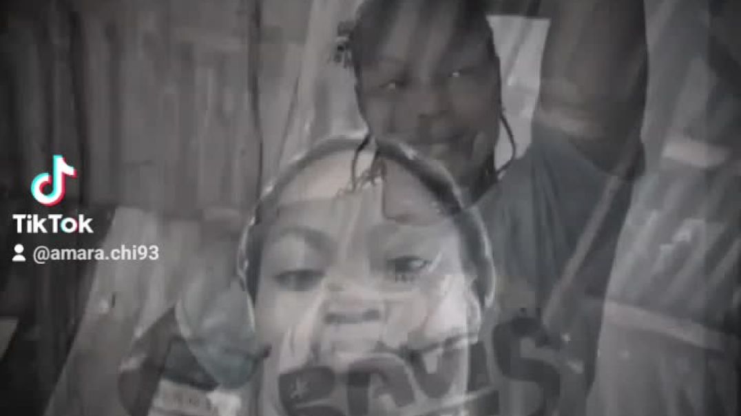 ⁣Looking for love 🤷☺️