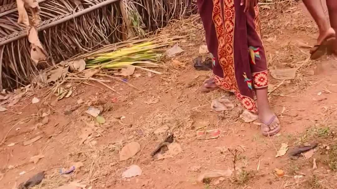 Shy 🙈 girl and camera 😂