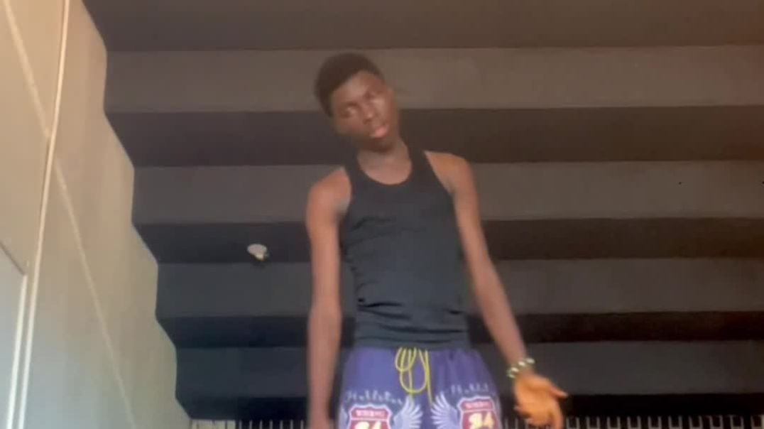 Dance video 03B9-4C52-9B7D-FE9A8E8418D8