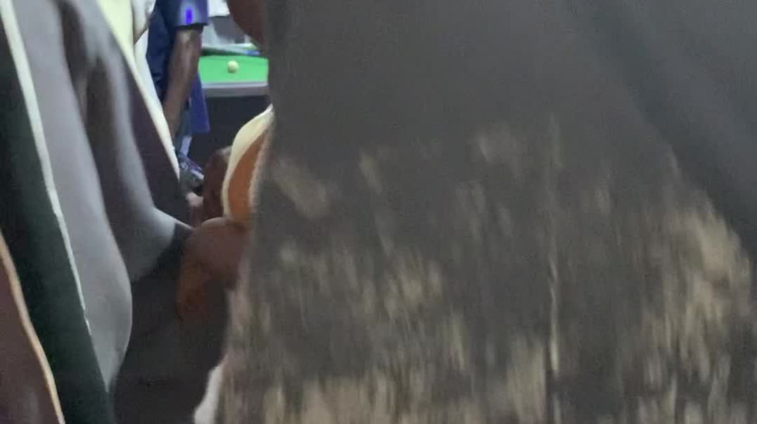 She kiss 💋 the guy naked 😂🙆‍♂️