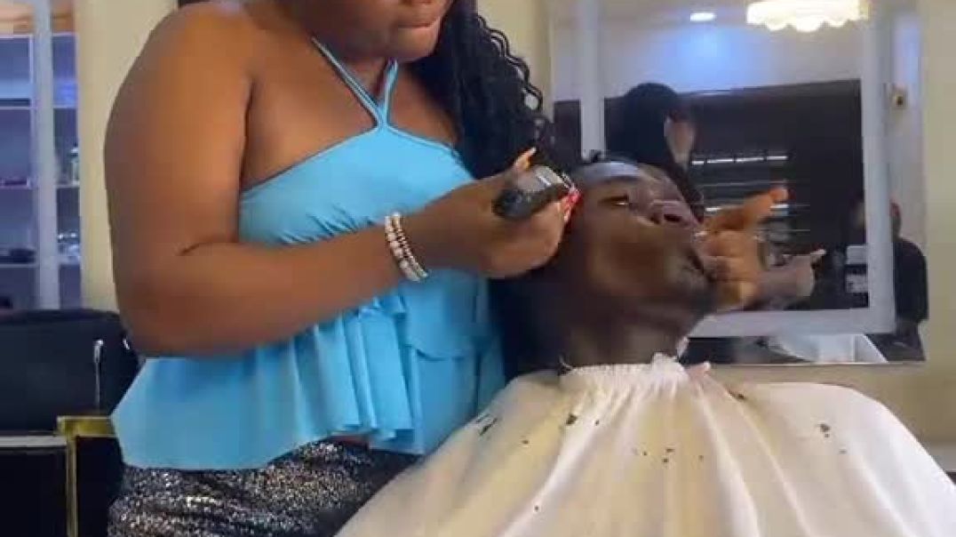 Barbie salon girl