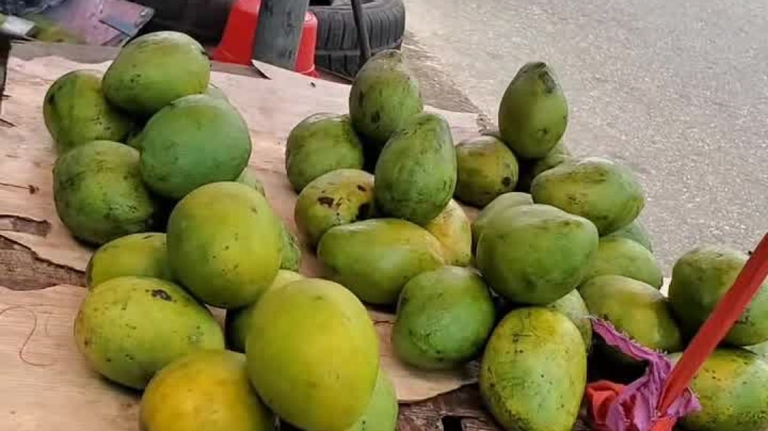 ⁣Market things