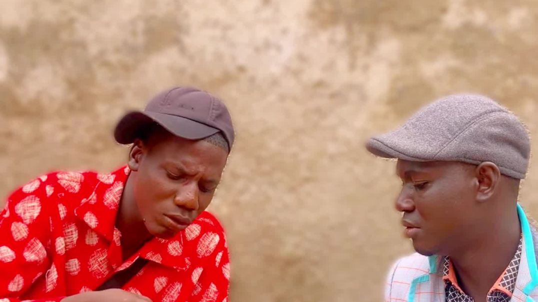 ⁣I should stay and eat or follow my girlfriend?