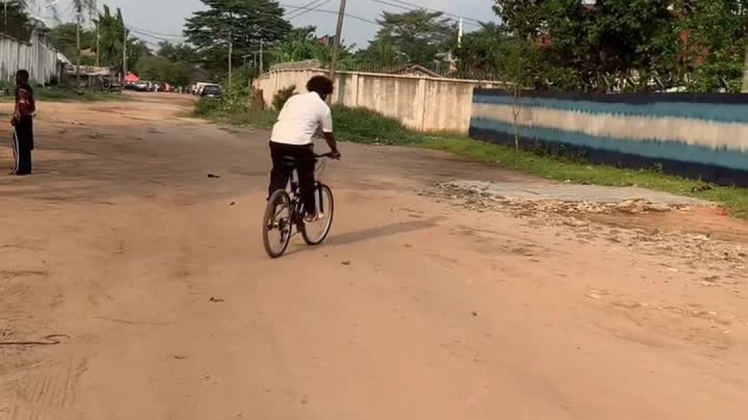 I say make I ride bicycle